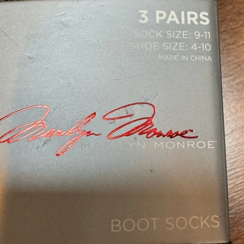 NWT MARILYN MONROE Women's Black and Gray Boot Socks - 6 Pairs